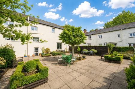 High Street, Dulverton, Somerset, TA22 - Webbers