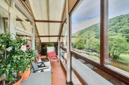 1330551-3-688a606...