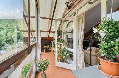 1330551-2-688a605...