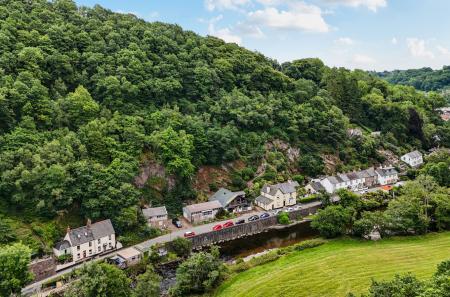 1330551-4-688a600...