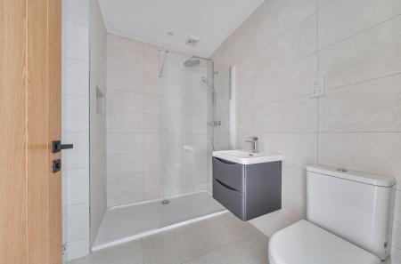 1431033-18-69c3ba...