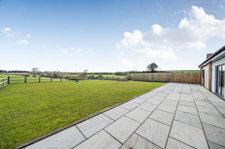 1431033-5-69c3b83...