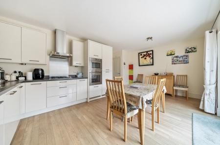 1315796-16-6863f3...