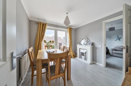 1328720-10-688b41...