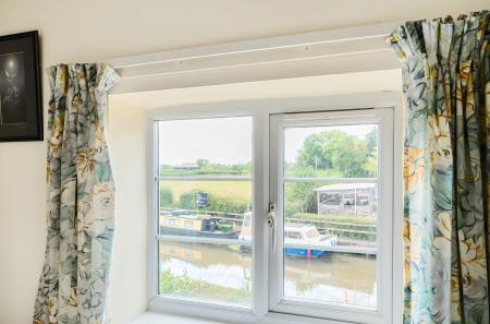 1334511-3-68a2eab...