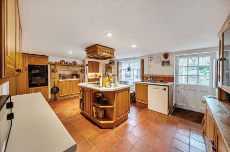 1383583-29-6936db...