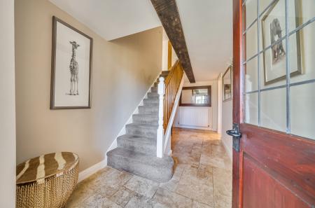 1386146-13-695d18...