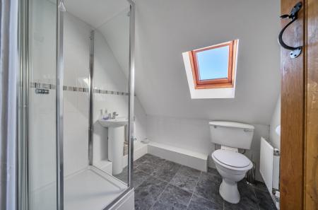 1386146-3-695d130...