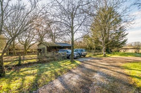 1386146-27-695d18...