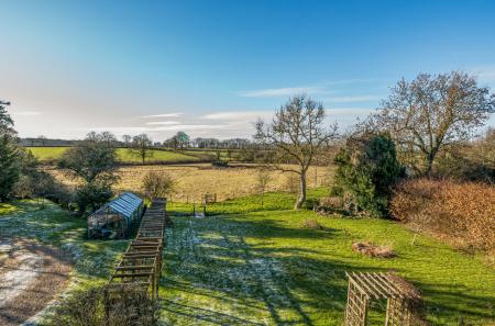 1386146-5-695d163...