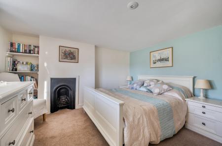 1386146-10-695d17...