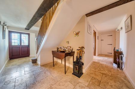 1386146-14-695d18...