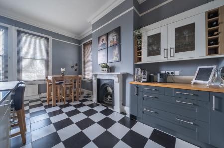 1397224-5-696a813...