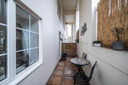 1408115-2-6984cf4...