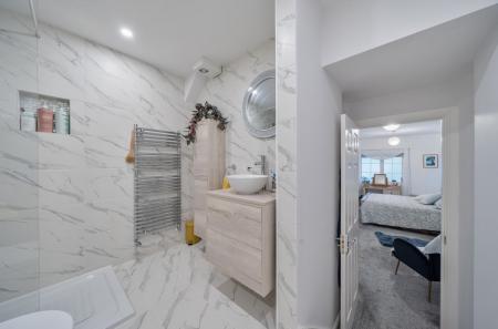 1408115-15-6984d0...