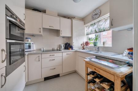 1407823-8-698620a...