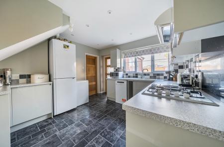 1420528-8-69a5e85...