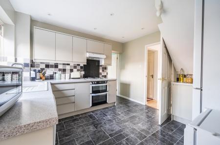 1420528-6-69a5e83...