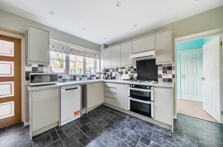 1420528-7-69a5e84...