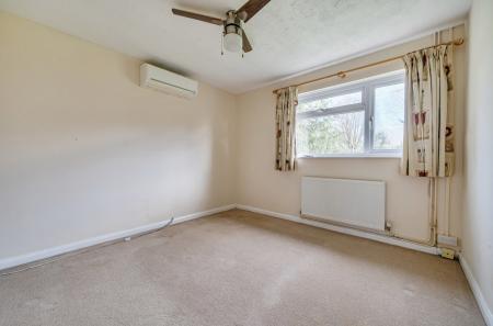 1420745-4-69a1d2f...