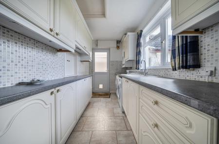 1420745-8-69a1d6d...