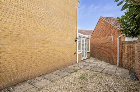 1438797-2-69dd32f...