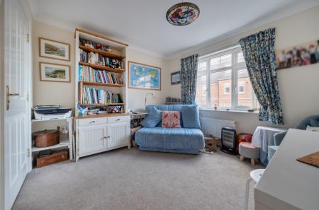 1407823-12-698620...