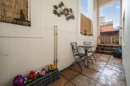 1408115-3-6984cf5...