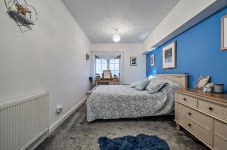 1408115-17-6984d0...