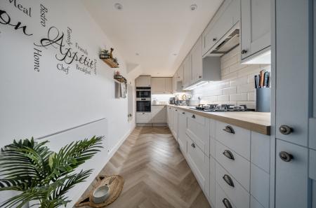 1408115-6-6984cf9...