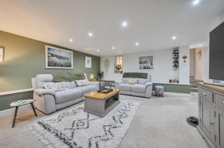 1408115-10-6984d0...