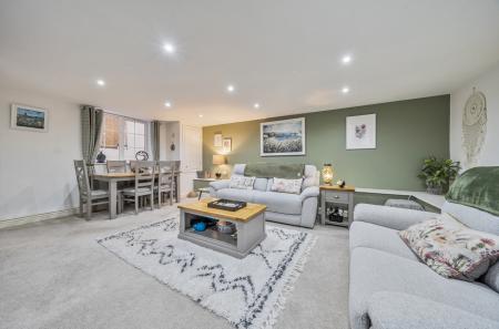 1408115-8-6984cfc...