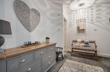 1408115-18-6984d0...