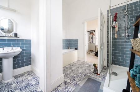 1397224-9-696a817...