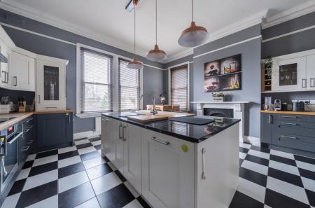 1397224-6-696a814...