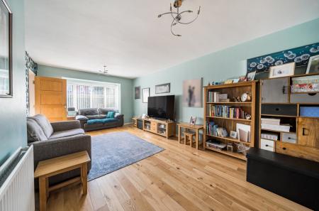 1420528-12-69a5e8...