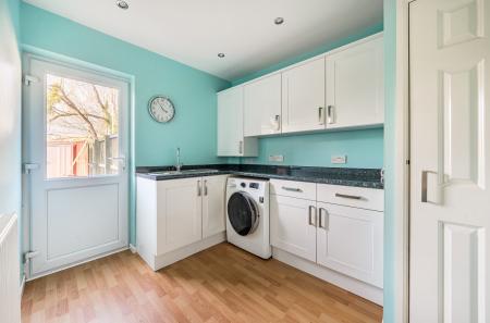 1420528-9-69a5e86...