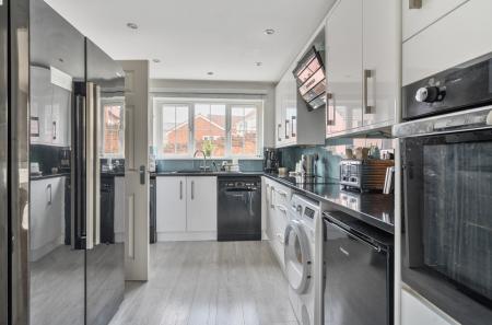 1328720-13-688b42...