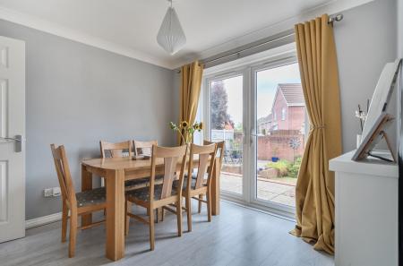 1328720-9-688b411...