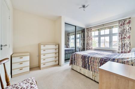 1315796-4-6863ebf...