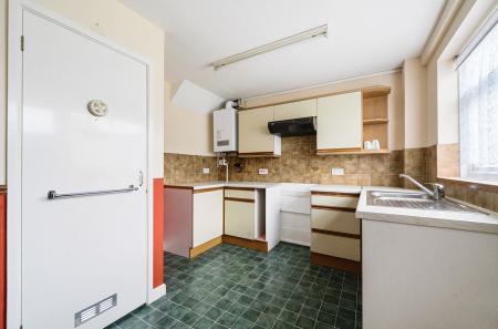 1297401-8-682da56...