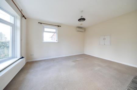 1420745-9-69a1d6e...