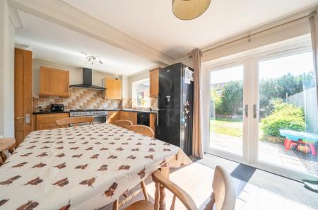 1446881-10-69ebac...