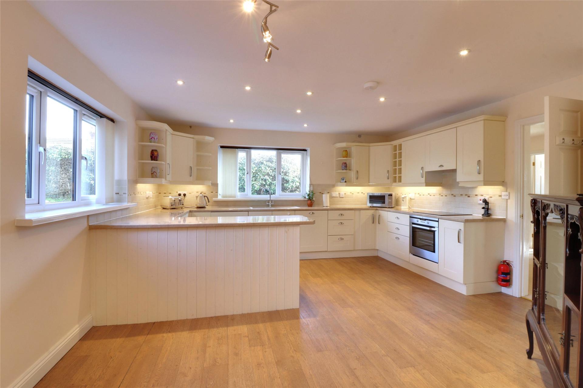 property-img