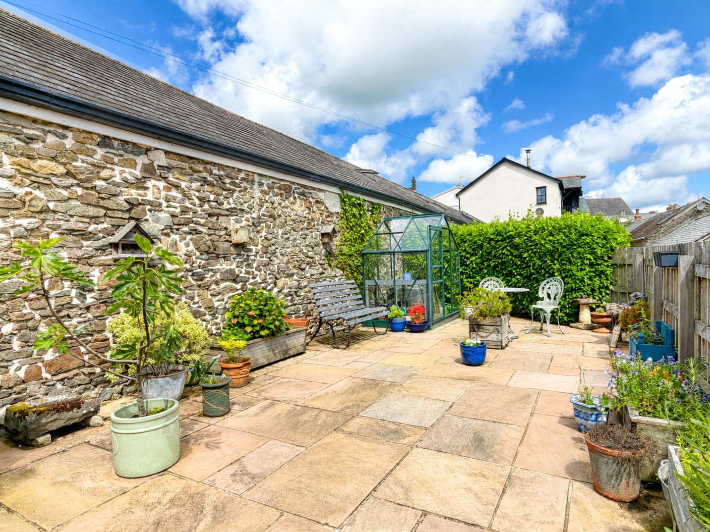 property-img