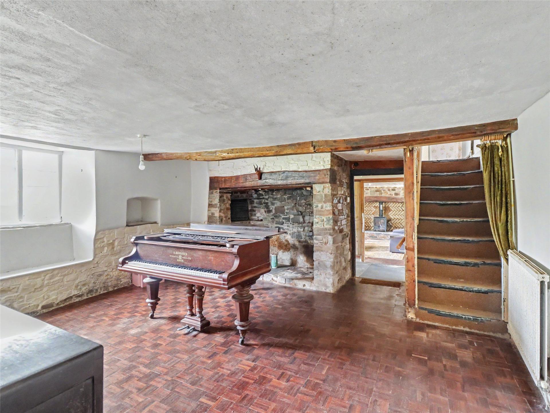 property-img
