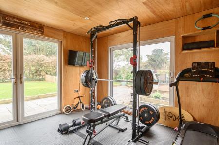 1434277-3-69c2c2b...