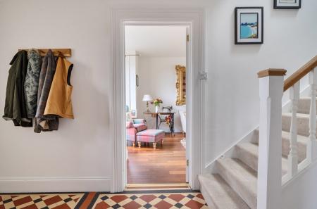 1434277-11-69c2c3...