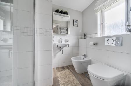 1328356-15-688be6...