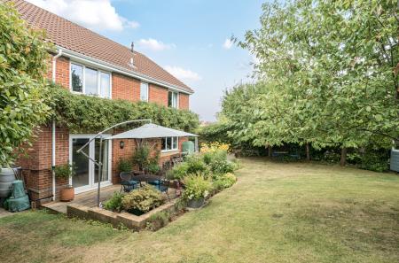 1328356-9-688be63...